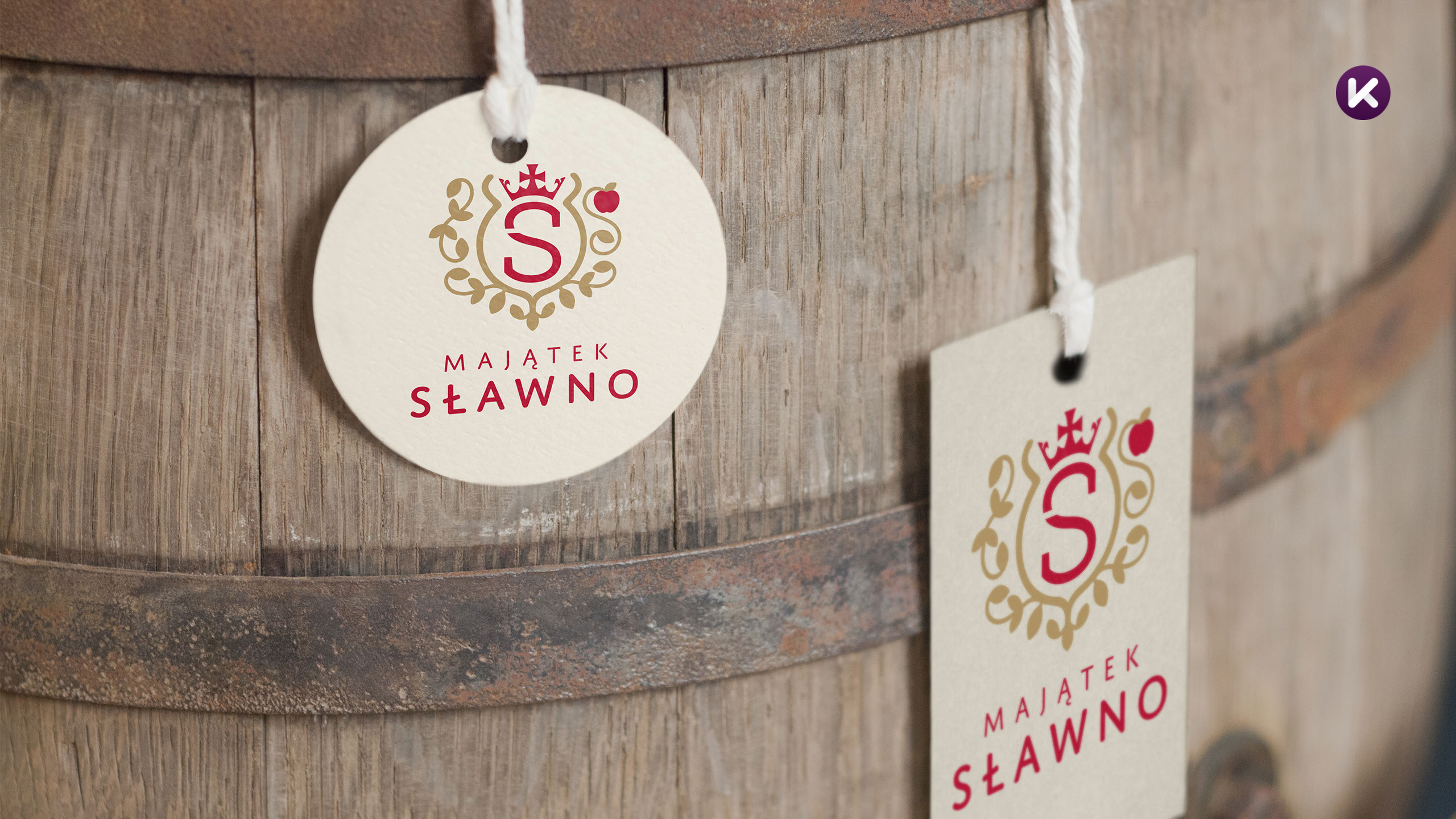 Logo Majątku Sławno na zawieszce