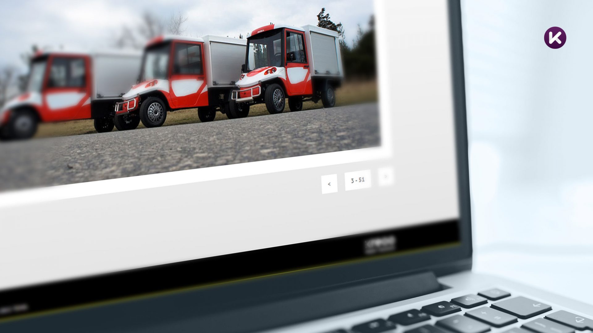 Strona internetowa firmy Tensi, w tle pojazd elektryczny Melex