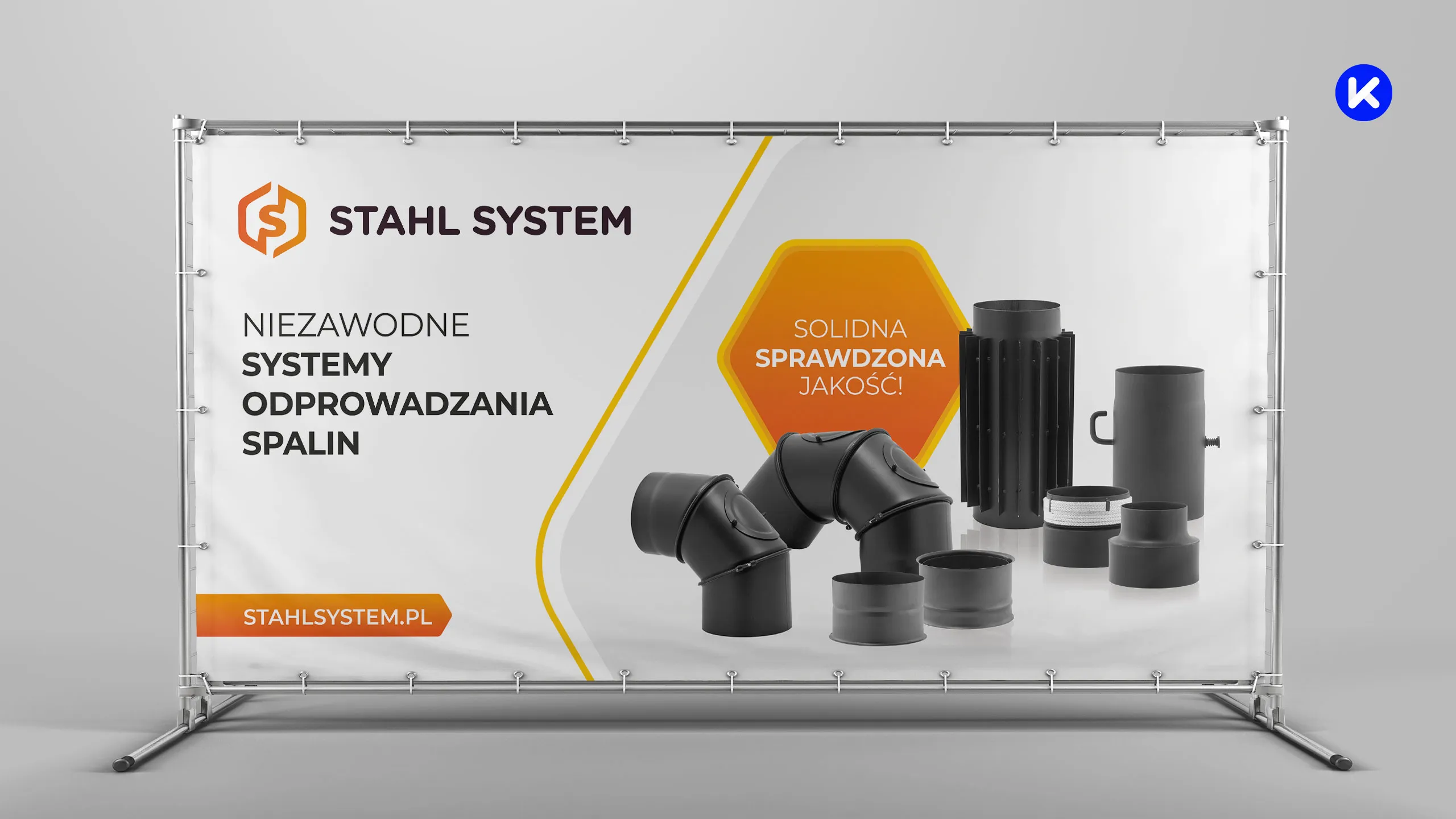 Baner reklamowy Stahl System z hasłem „Niezawodne systemy odprowadzania spalin” oraz wizualizacją elementów systemów kominowych