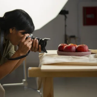 Fotografia produktowa w studio w Mielcu – sesja zdjęciowa jabłek
