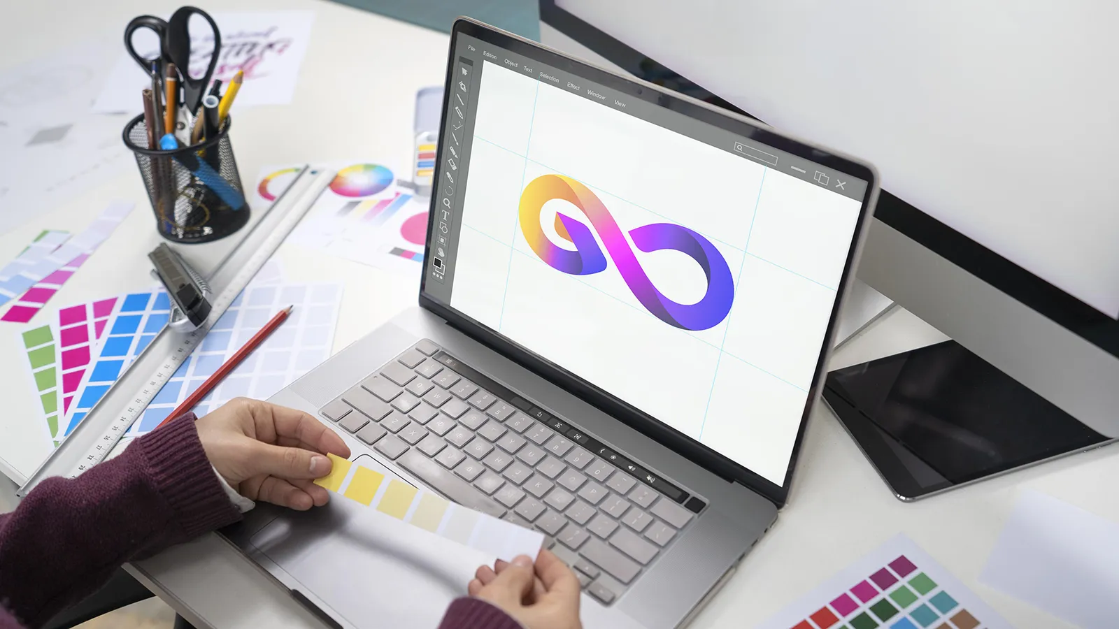KREOOWNIK projektowanie graficzne i dobór kolorów w procesie tworzenia logo